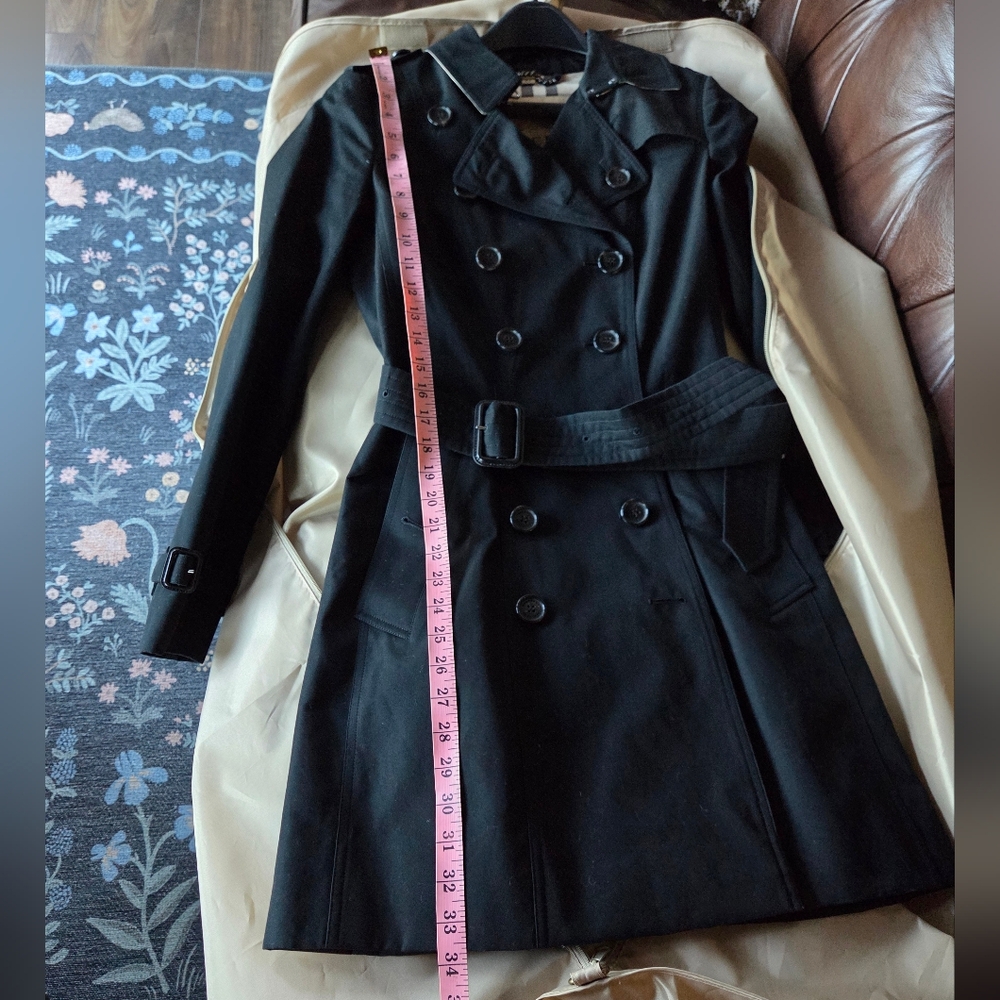 Like New Burberry Chelsea Trench - Picture 12 of 12